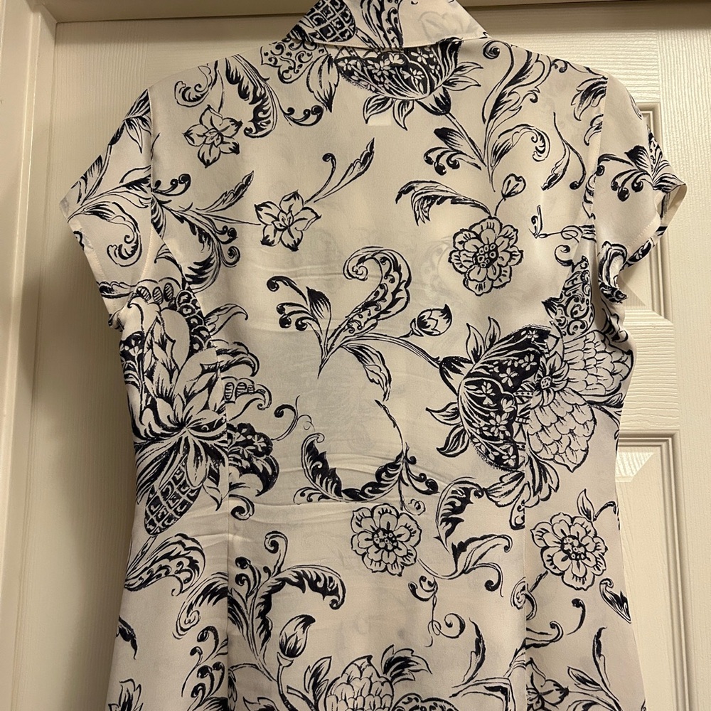 Talbots Pure Silk cream blouse with blue Floral pattern - Picture 2 of 3